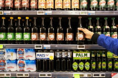  Bir süpermarkette küçük bira