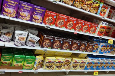 Bir süpermarkette müsli