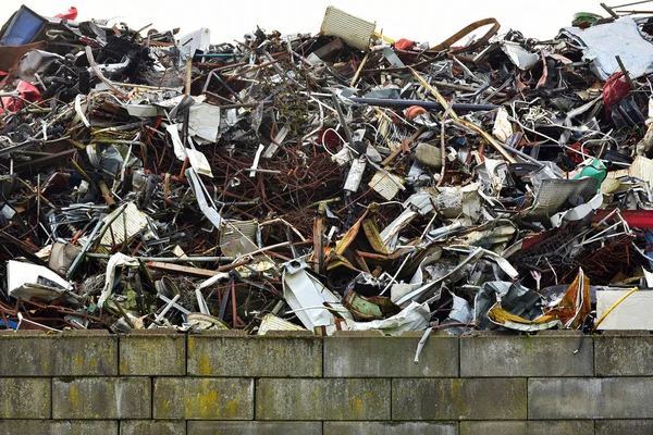 Heap of scrap metal — Stock Photo, Image
