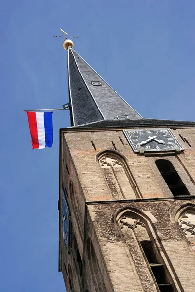 Drapelul Național Olandez Turnul Bisericii Bovenkerk Din Orașul Kampen Olanda — Fotografie, imagine de stoc