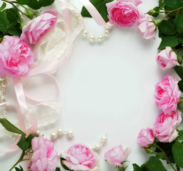 Pink roses frame and lace — Stock Photo, Image