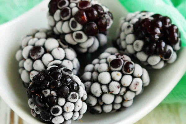 Bayas de mora congeladas de cerca — Foto de Stock