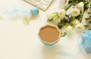 Ofis tablo Masası bilgisayar ile