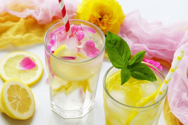 Homemade roos limonade — Stockfoto