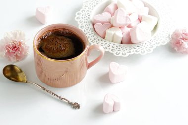 kahve ve marshmallow ile pembe Kupası 