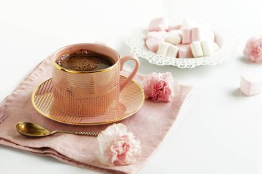 kahve ve marshmallow ile pembe Kupası 