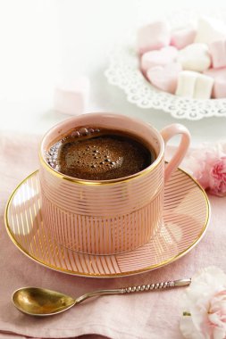 kahve ve marshmallow ile pembe Kupası 