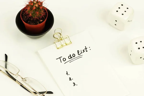 "to do list "is geschreven op Kladblok met pen — Stockfoto