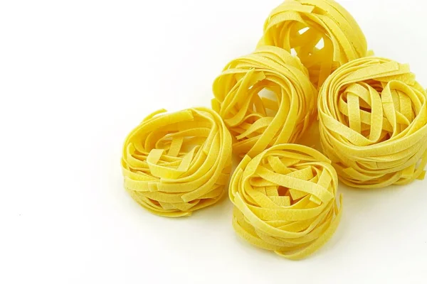 Tagliatelle Pasta All Uovo Isolata Fondo Bianco — Foto Stock