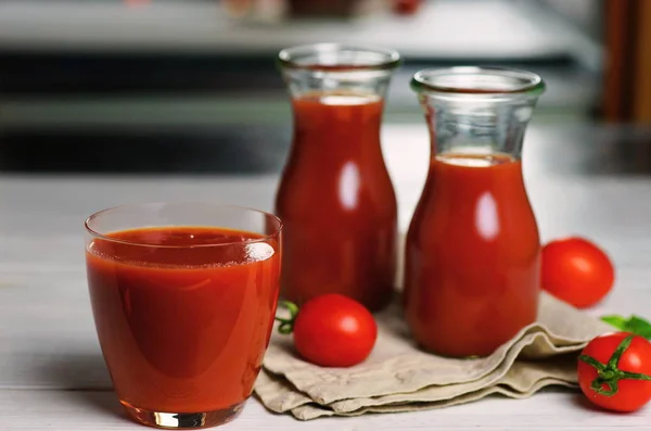 Natural Healthy Tomato Juice Glass Jars Glass Table — Stock Photo, Image