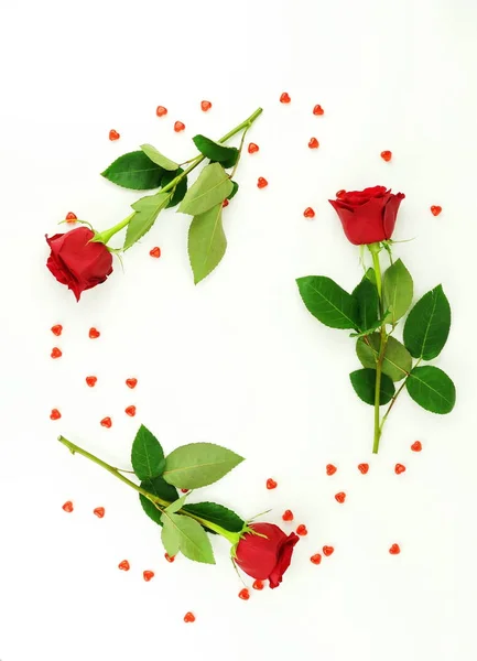 Dia Dos Namorados Quadro Uma Bela Rosas Vermelhas Corações Vermelhos — Fotografia de Stock