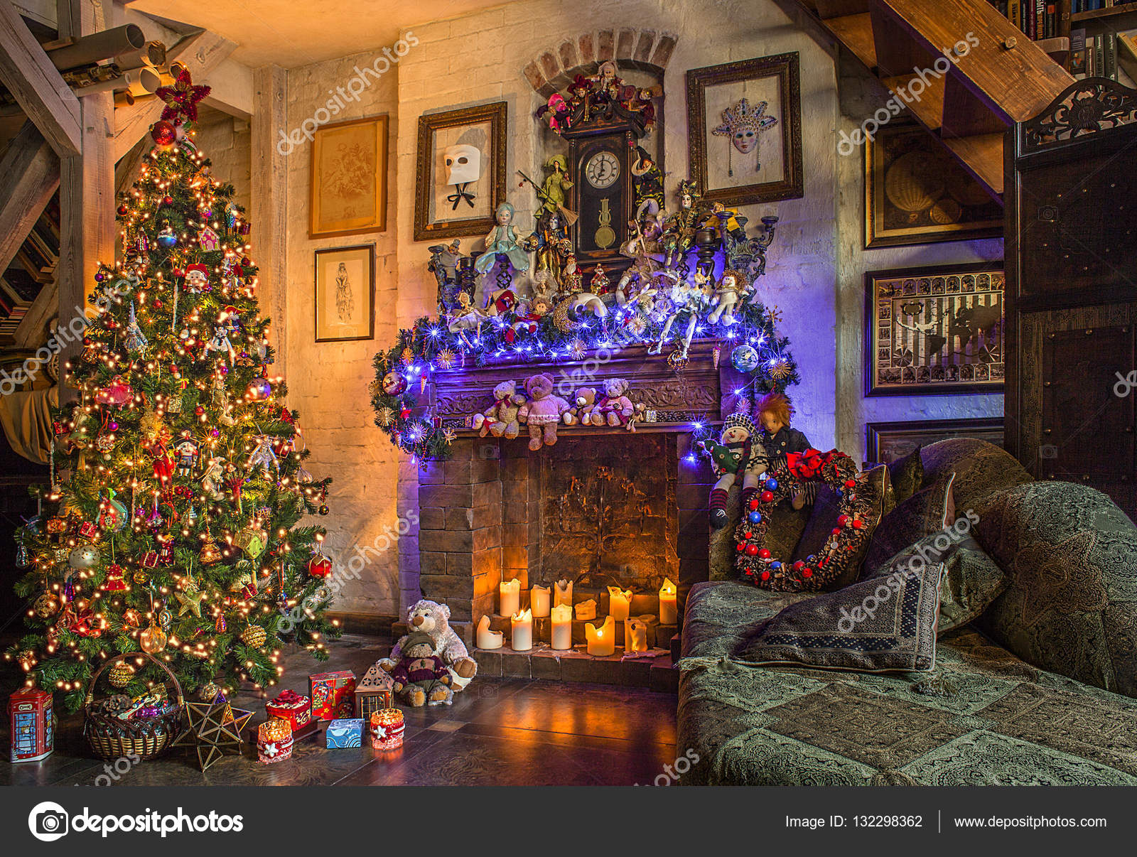 Christmas. New Year. Christmas Tree. Fireplace. 002 — Stock Photo © Samberskld #132298362