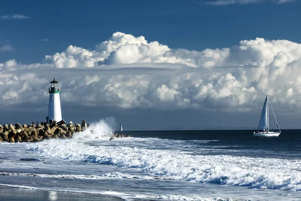 Vuurtoren Walton on Santa Cruz Shore — Stockfoto