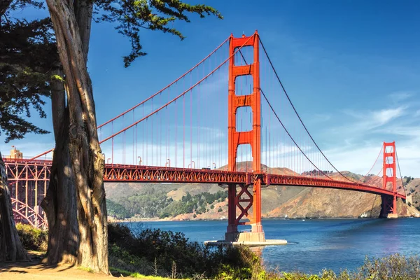 Golden Gate Bridge i San Fracisco City – stockfoto