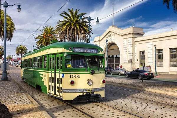 San Francisco, Ca, Usa, historische straat auto — Stockfoto