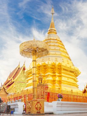 Wat Phra Doi Suthep, Tayland 'ın Chiang Mai şehrinin turistik yeridir.