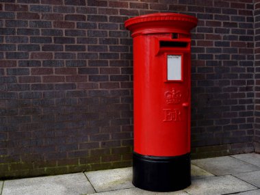 Birmingham Şehir merkezinde kırmızı posta kutusu