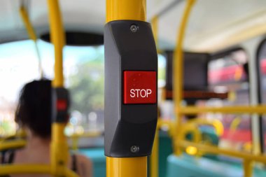 Otobüs durağı düğmesini kör ve seers için