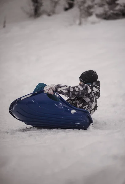 Sledging down the hill — Stock Photo, Image