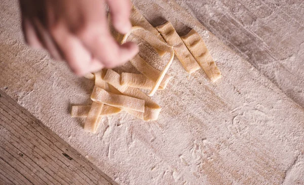 The making of tagliette pasta — Stock Photo, Image