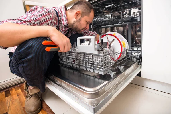 Handyman Repair Dishwasher Kitchen — Stock Photo, Image