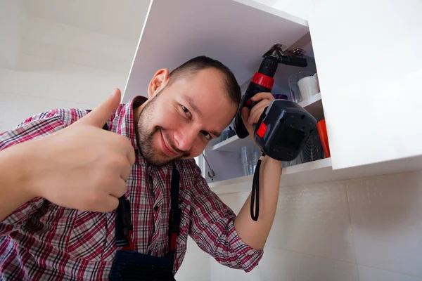 Handyman Repair Door Cabinet Kitchen — Stock Photo, Image