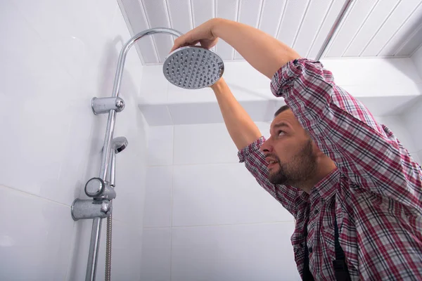 Workman Repairing Shower Head Bathroom — Stock Photo, Image