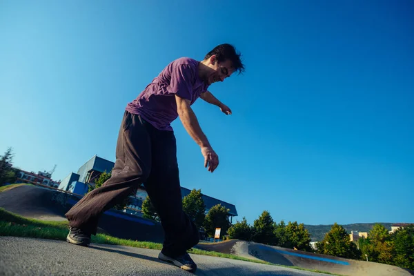 City extreme parkour exercise — ストック写真