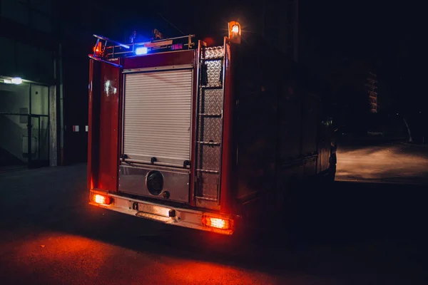 Fire engine going out for an intervention — Stock Photo, Image