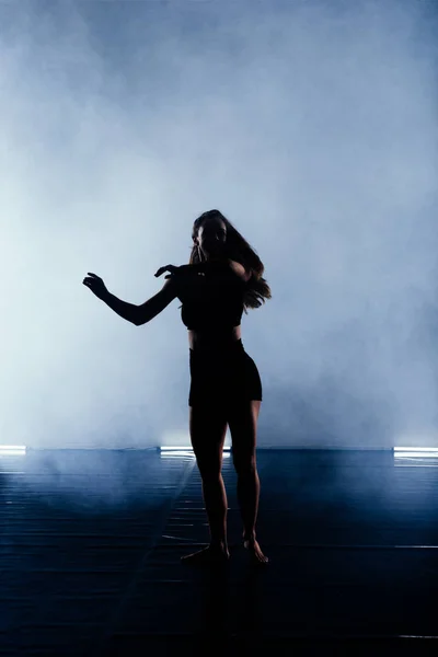 Flexible Athletische Silhouette Frau Während Einer Ballettübung — Stockfoto