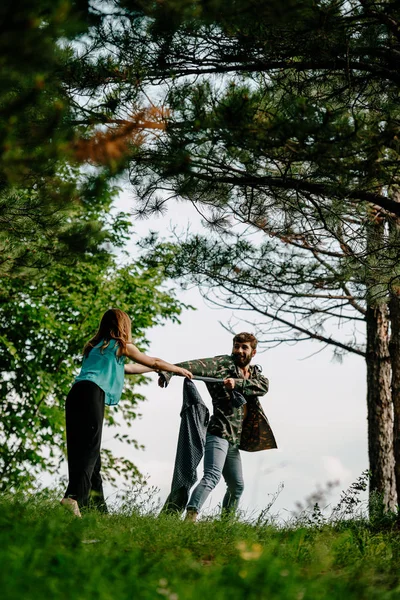 Bailarina Hip Hop Masculina Buen Aspecto Realizando Movimientos Baile — Foto de Stock