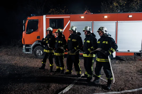 Strażacy w akcji — Zdjęcie stockowe