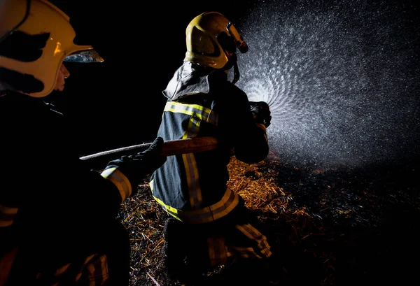 Interwencja straży pożarnej — Zdjęcie stockowe