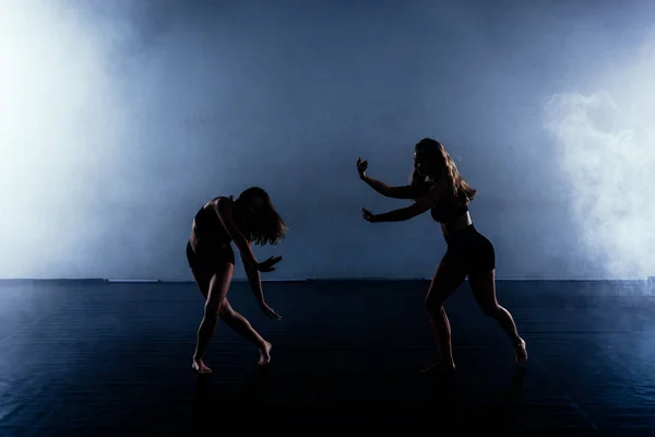 Artisti Danza Moderna Che Praticano Una Routine Coreografica Balletto — Foto Stock