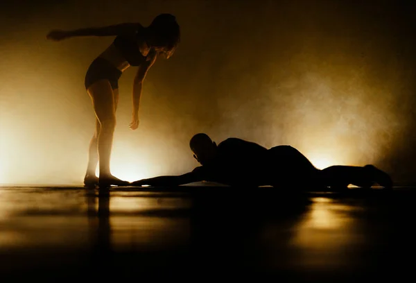 Elegantes Bailarines Ballet Modernos Bailando Estudio — Foto de Stock