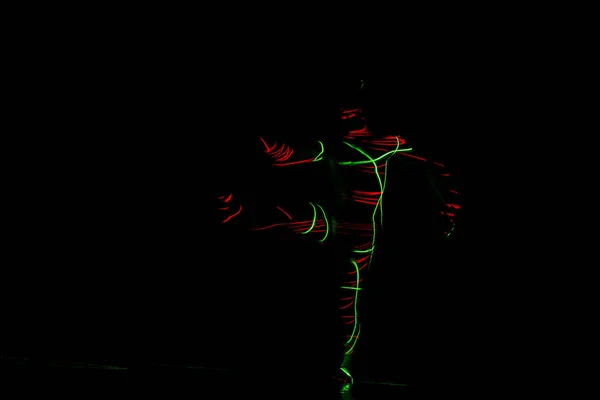 Descrizione Performer Danza Durante Una Performance Spettacolo Laser — Foto Stock