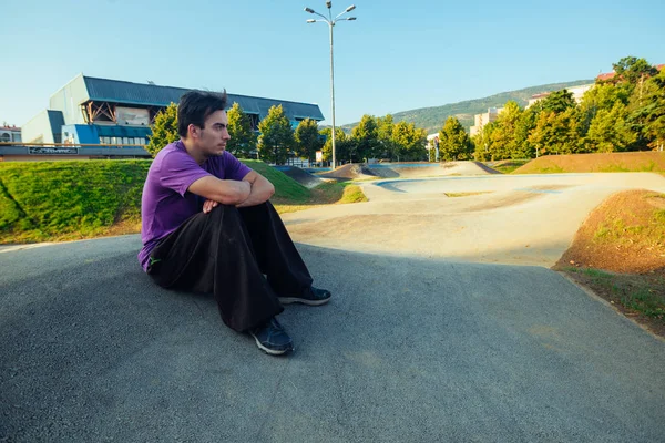 Young Man Resting Intense Parkour Workout City Skatepark — 스톡 사진