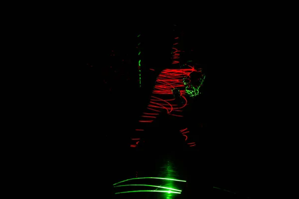 Lazer Işını Dansçısı Outilne Çağdaş Bir Dans Hareketi Yapıyor — Stok fotoğraf