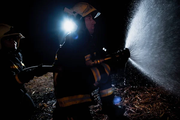 Intervención de emergencia contra incendios —  Fotos de Stock
