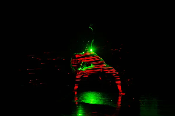 Forma Ballerino Durante Una Performance Danza Moderna Laser Show — Foto Stock