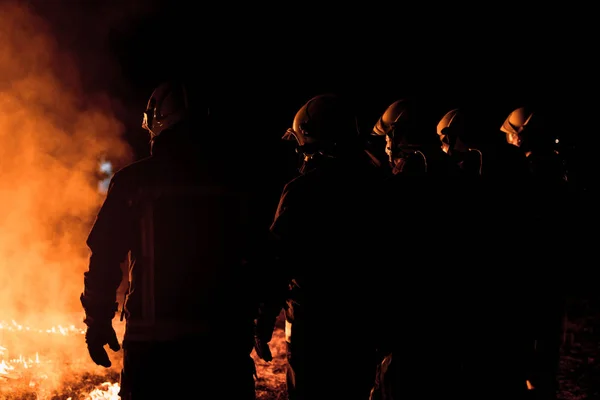 Intervenção de emergência contra incêndio — Fotografia de Stock