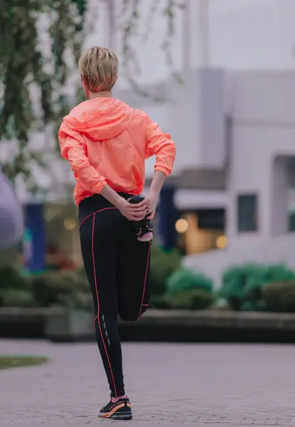 Donna Forma Atletica Durante Esercizio Stretching Una Zona Urbana Della — Foto Stock