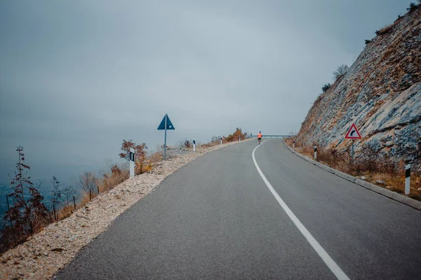 Bărbat Bine Construit Peste Ani Care Poartă Echipament Antrenament Pentru — Fotografie de stoc gratuită