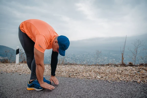Fit Man Wearing Activewear Preparing Running Exercise — 图库照片