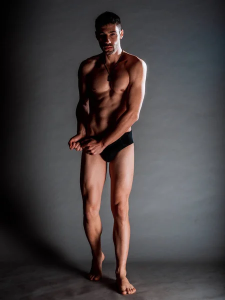 Desnudo Joven Sexy Hombre Posando Ropa Interior Negro Estudio Foto de stock 464512664 gorgev