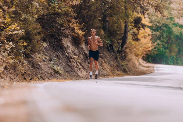 Sport Shirtloze Fitness Loper Loopt Buiten Natuur Silhouet Man Trainingstraject — Stockfoto