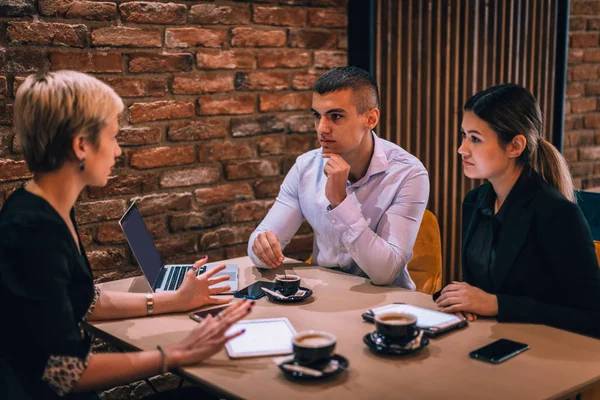 Empresário Feliz Mulheres Negócios Que Têm Reunião Trabalho Equipe Para — Fotografia de Stock