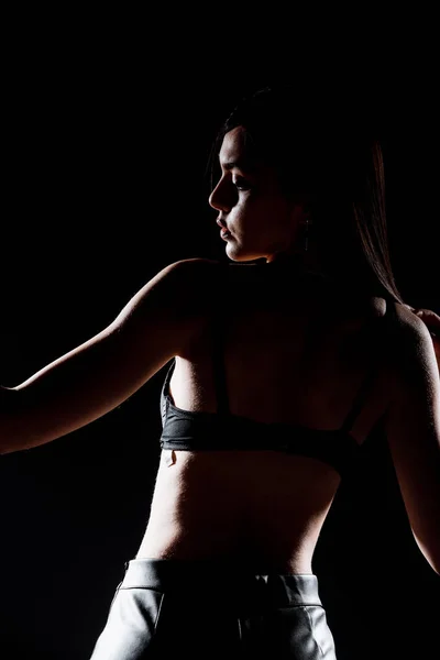 Retrato Una Hermosa Mujer Elegante Posando Sobre Fondo Negro —  Fotos de Stock