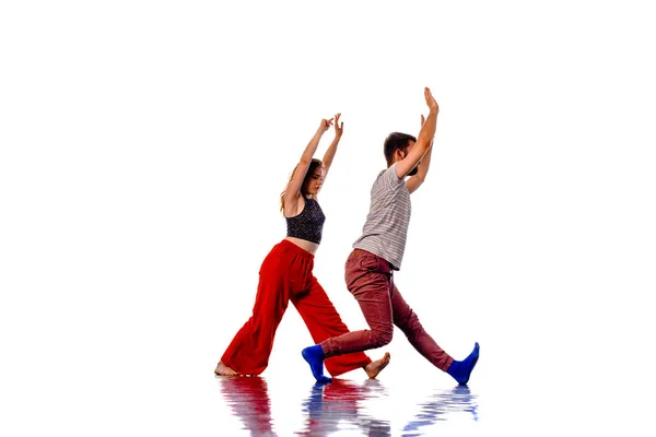 Pareja Está Bailando Danza Contemporánea Niño Niña Realizando Danza Moderna —  Fotos de Stock