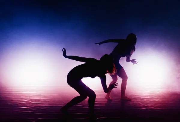 Красиві Стрункі Молоді Танцювальні Партнери Виконують Елегантну Балетну Хореографію — стокове фото